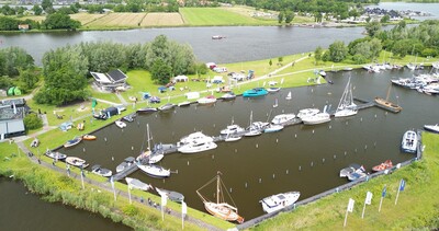 aerial-overzicht-sneek-in-water